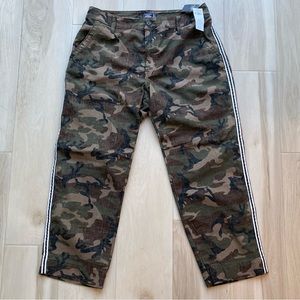 Abercrombie & Fitch Annie High Rise Ankle Straight Jeans Camo Stripe Size 32 14R